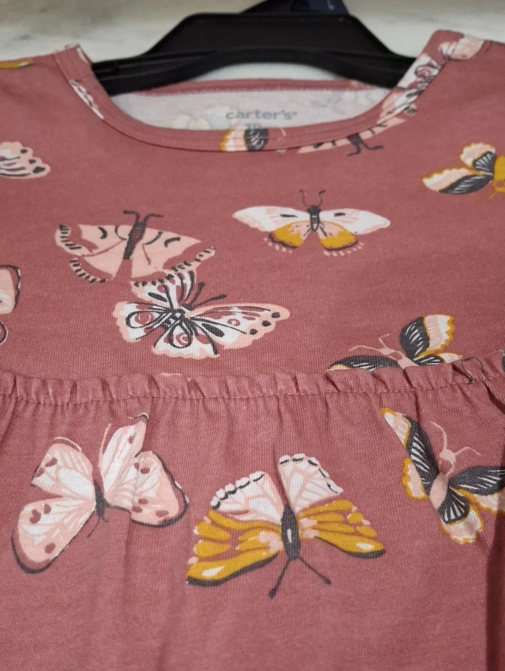 Girl's Mismatched Outfit